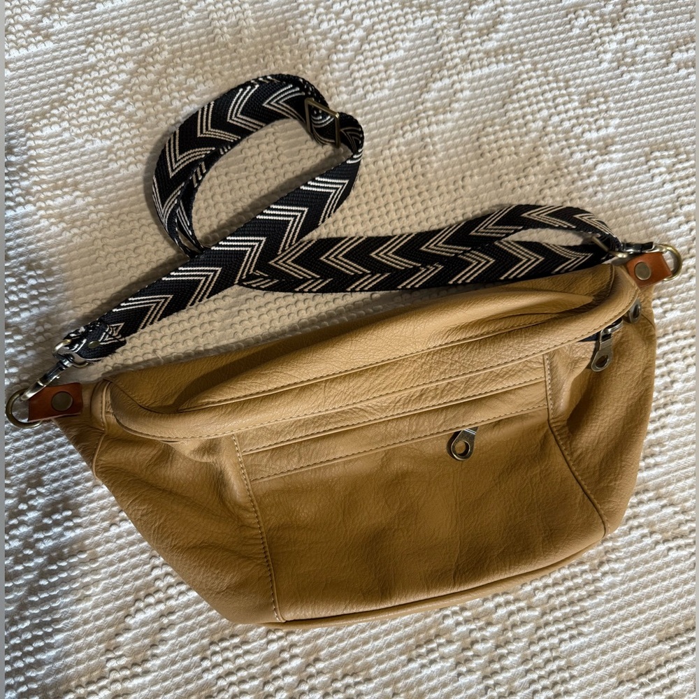 Parker Thatch sling Bag
